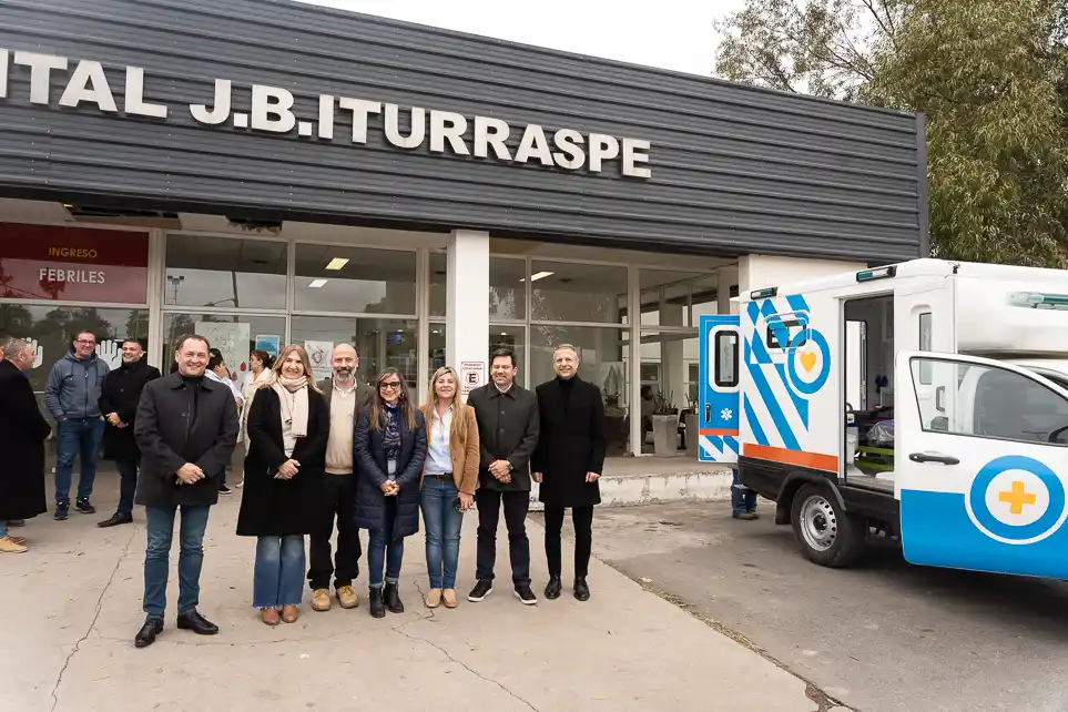 La provincia entregó una nueva ambulancia para el Hospital Iturraspe