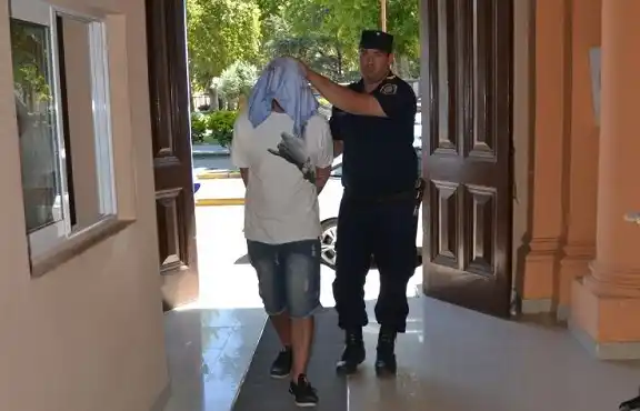 10 días de prisión preventiva al sospechoso de asaltar al remisero