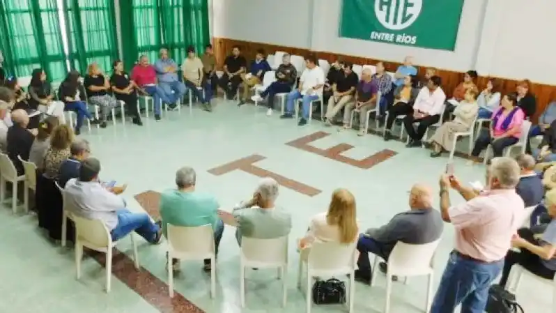 Reunión para la conformación del Frente Intersindical. Foto de ATE Entre Ríos