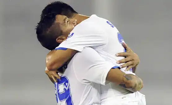 Vélez ganó en Bahía Blanca y se sube a la cima del Torneo Final