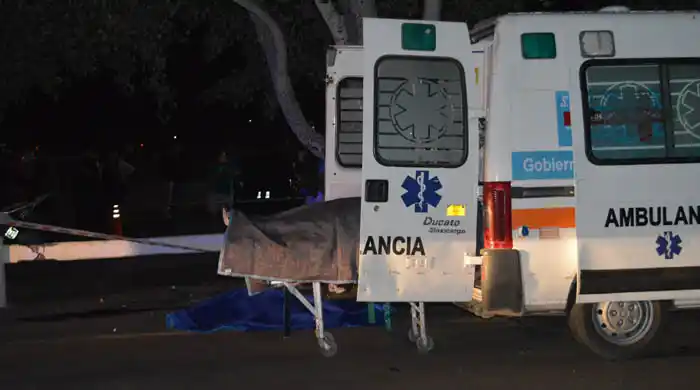 Bahía Blanca: Dos jóvenes murieron al chocar su moto en el Parque de Mayo