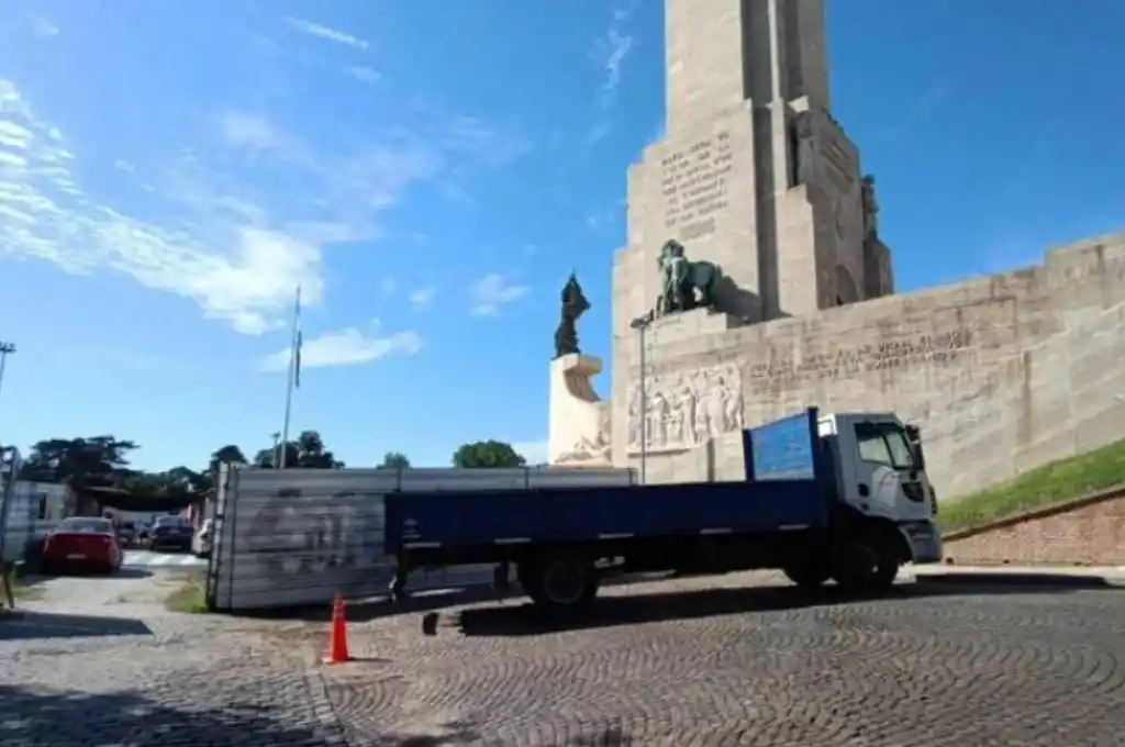 Tras un prolongado estancamiento por falta de financiamiento nacional, las obras en el Monumento Nacional a la Bandera volvieron a ponerse en marcha. Foto: gentileza C3Rosario