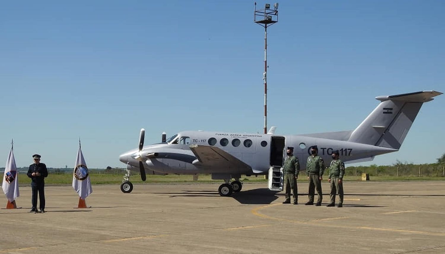 Acto en Paraná por el 40º aniversario del Bautismo de Fuego de la Fuerza Aérea