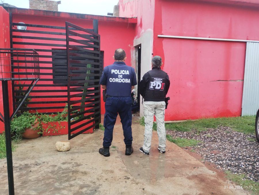 Se secuestraron un celular, una carabina, 2 cargadores y 3 cartuchos.