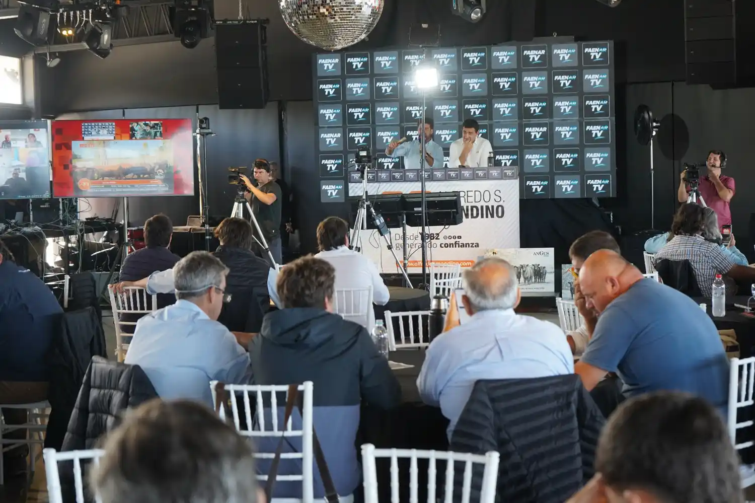 El campo se citó frente al mar: exitosa cuarta edición del remate "Huellas Ganaderas" en Necochea