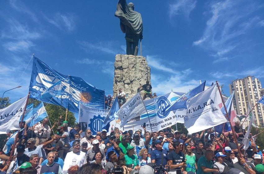 Paro 24E en Mar del Plata: centrales gremiales marcharon al grito de “la patria no se vende”