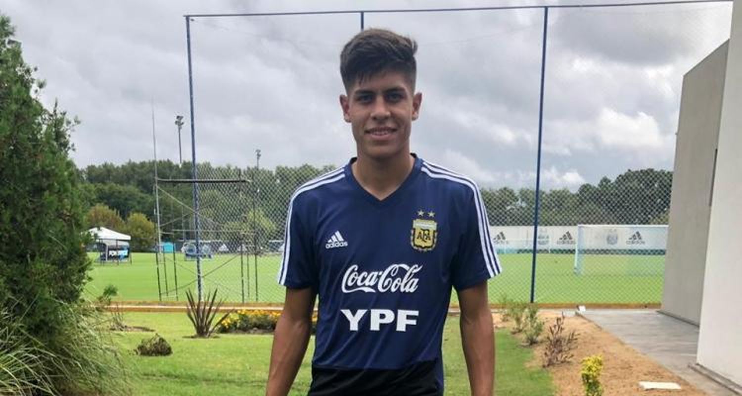 Sebastián Ramírez concentra con la primera de Huracán para el clásico con San Lorenzo