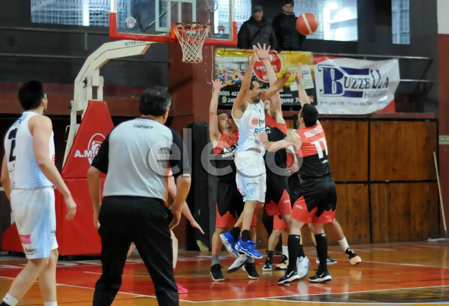 Independiente jugará en su cancha tras casi un mes y medio.