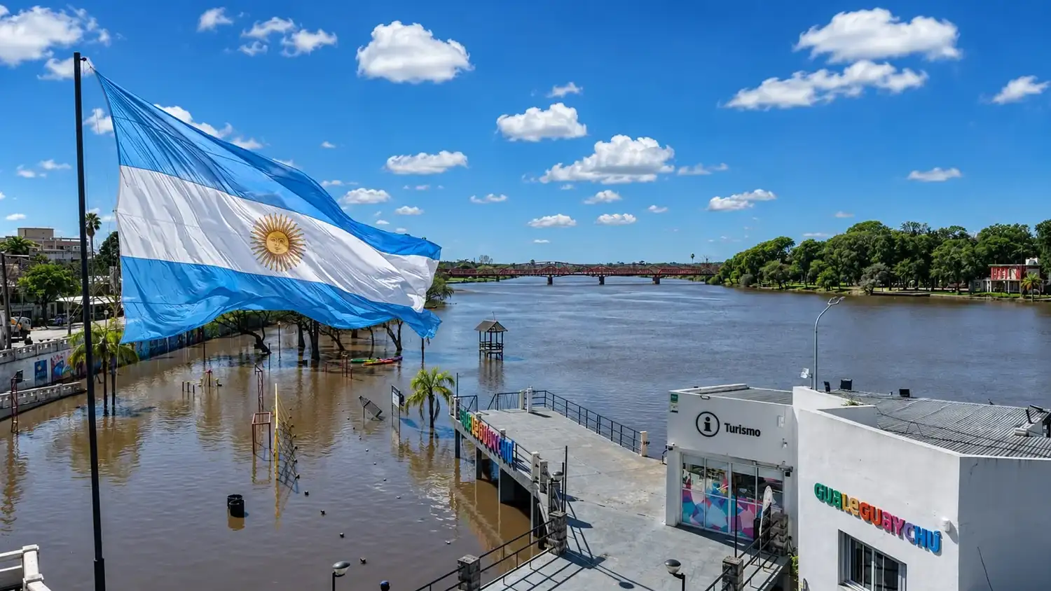 El río Gualeguaychú comenzó un lento descenso, pero afectó algunos complejos turísticos costeros