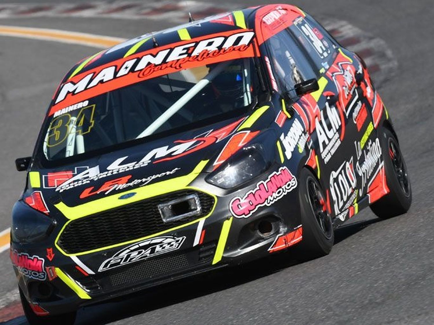 Mainero y Saracco, protagonistas en la Clase 2 del Turismo Pista en Concepción del Uruguay