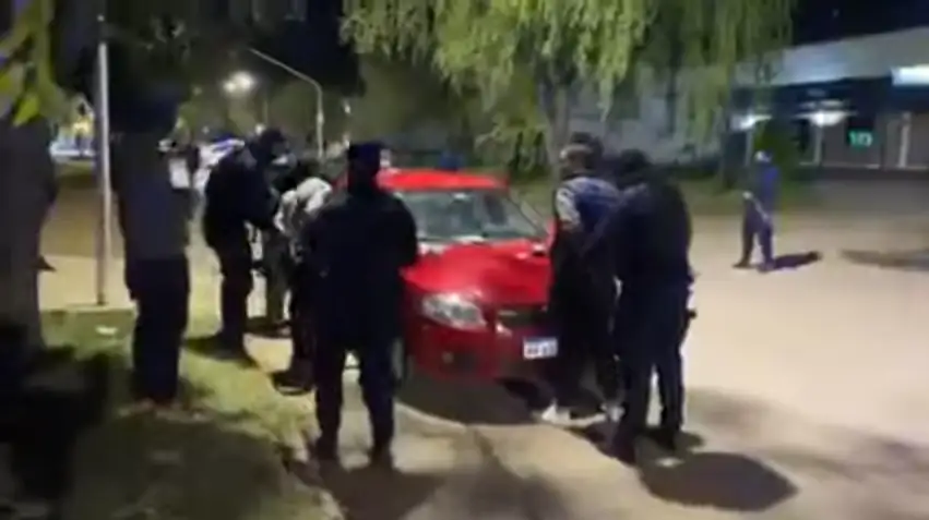 Fuga de película por Entre Ríos: iban chocando alambrados con 500 kilos de cocaína encima