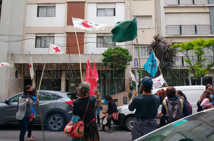 Vecinos del sur exigieron la restitución de la ambulancia: "Mientras se pasan la pelota, la gente se les muere"