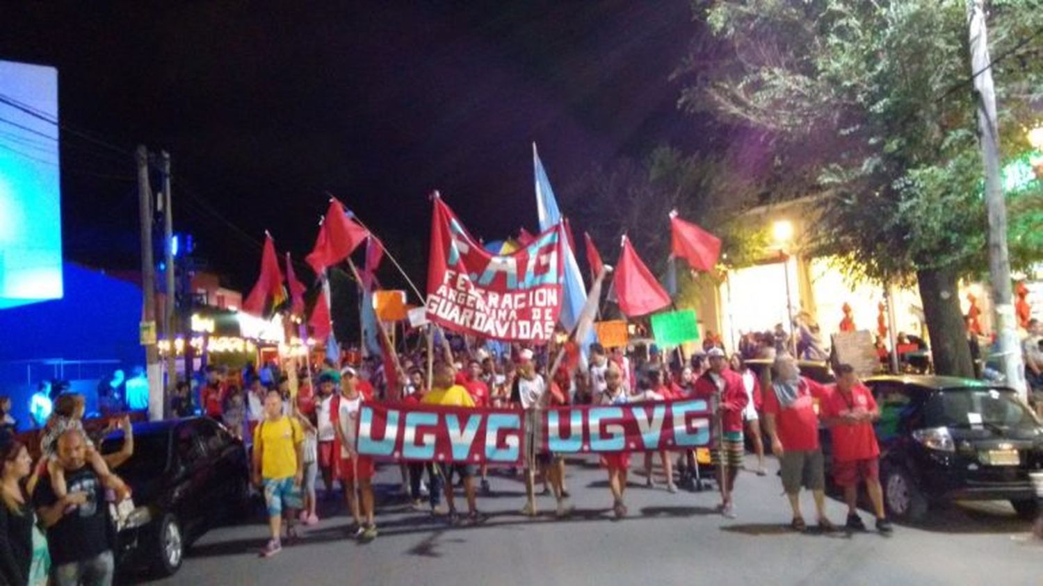 Villa Gesell: Una protesta de guardavidas generó malestar en turistas y el municipio