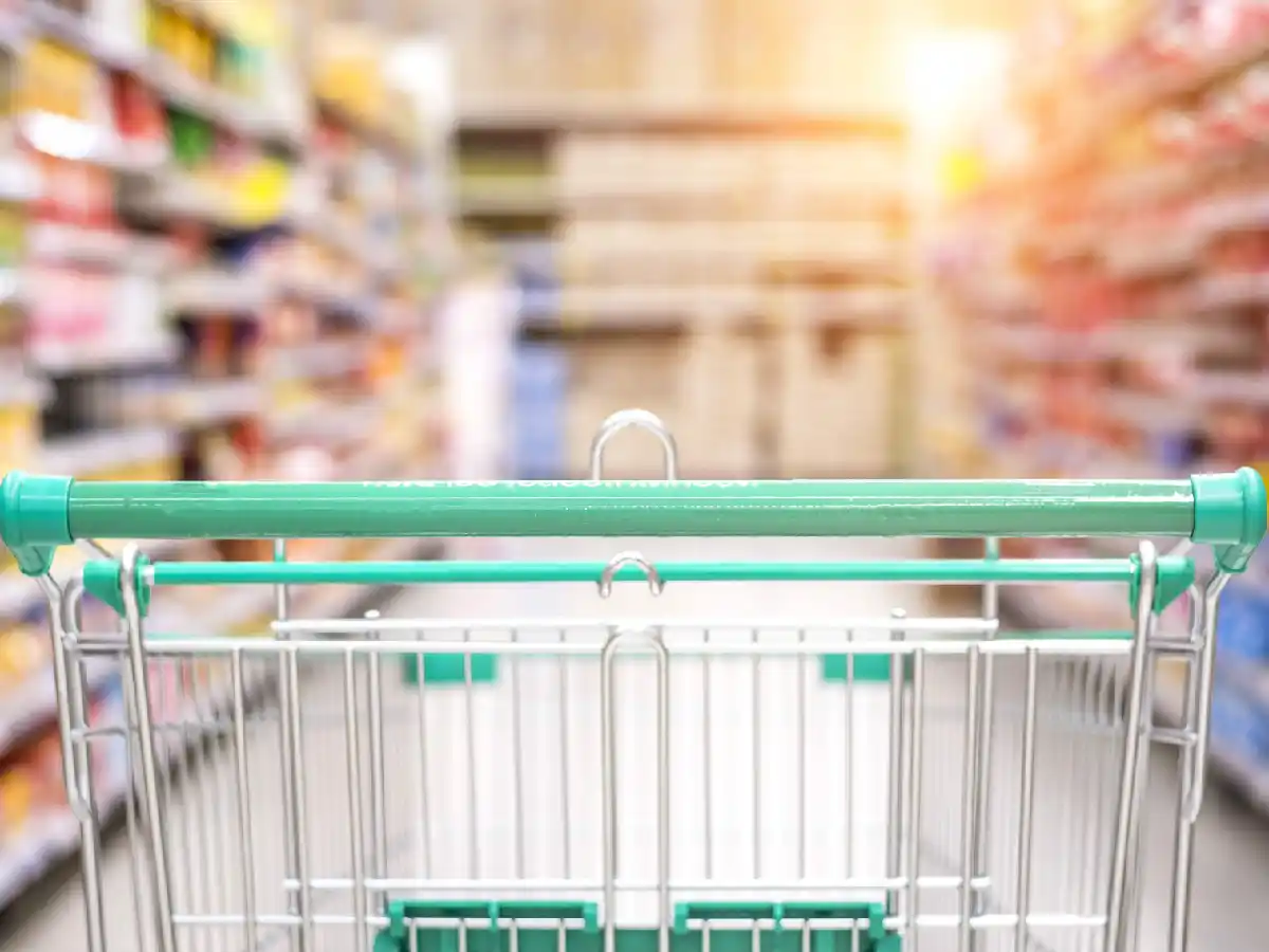 El municipio incautó alimentos  vecinos en un supermercado 