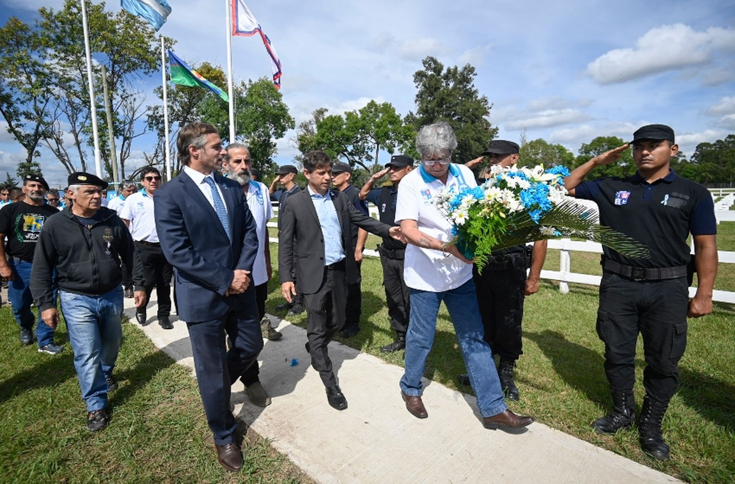 El gobernador Kicillof en el acto por Malvinas.