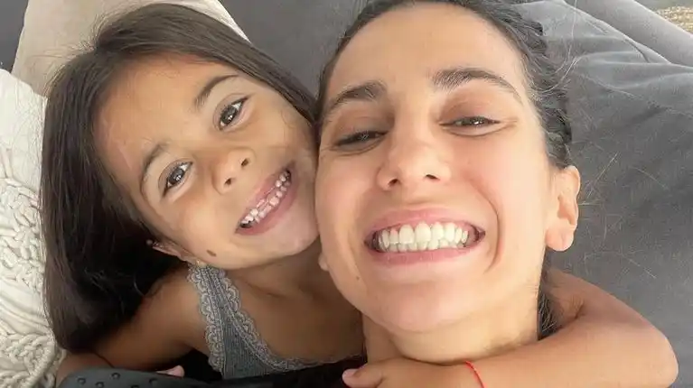 Cinthia Fernández apuntó contra las enfermeras que atienden a su hija