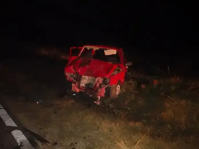 Dos vehículos chocaron de frente y un hombre debió ser hospitalizado