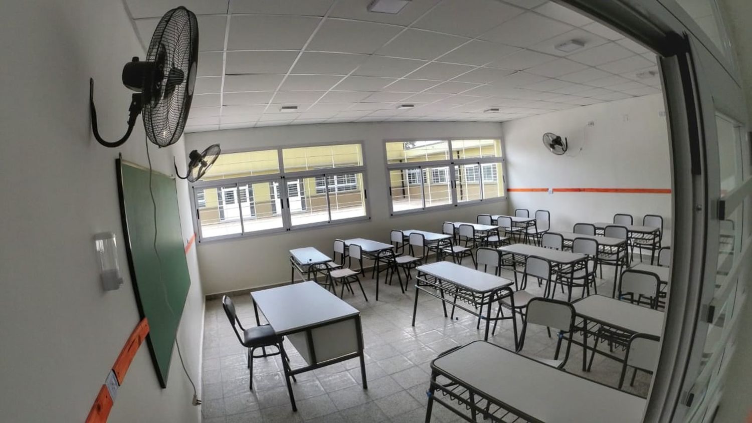 Las escuelas técnicas y privadas no tendrán clases este lunes en la provincia