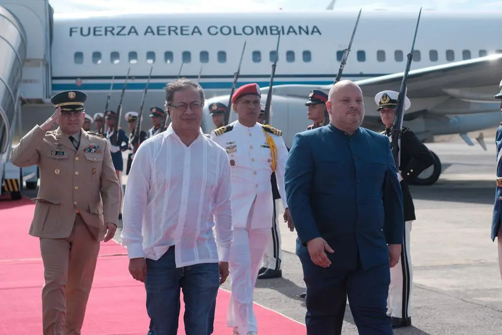 Petro se reunió en Caracas con Maduro