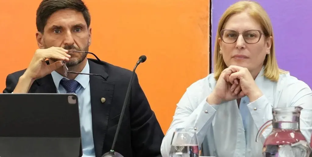 El gobernador encabezó el encuentro con su gabinete para repasar la agenda legislativa y productiva de la provincia.