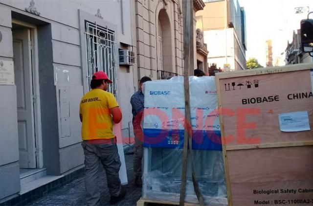 Llegó a la provincia valioso equipamiento para efectuar análisis de coronavirus
