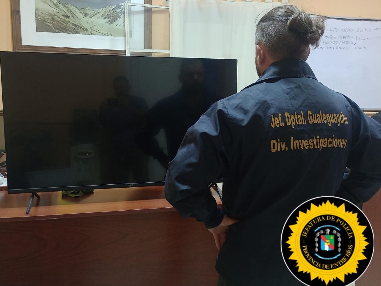 Compró un televisor robado y se lo secuestraron en un operativo policial