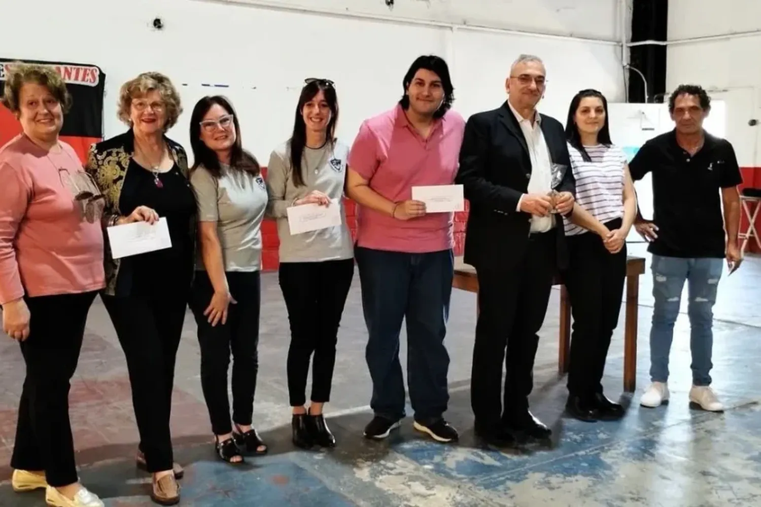 Calvo sigue acompañando las instituciones intermedias de la región