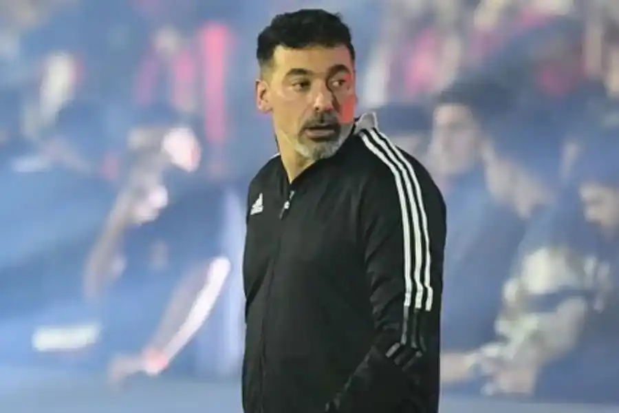 Lavezzi ya está en la Argentina para ser atendido: un avión sanitario lo trasladó desde Punta del Este