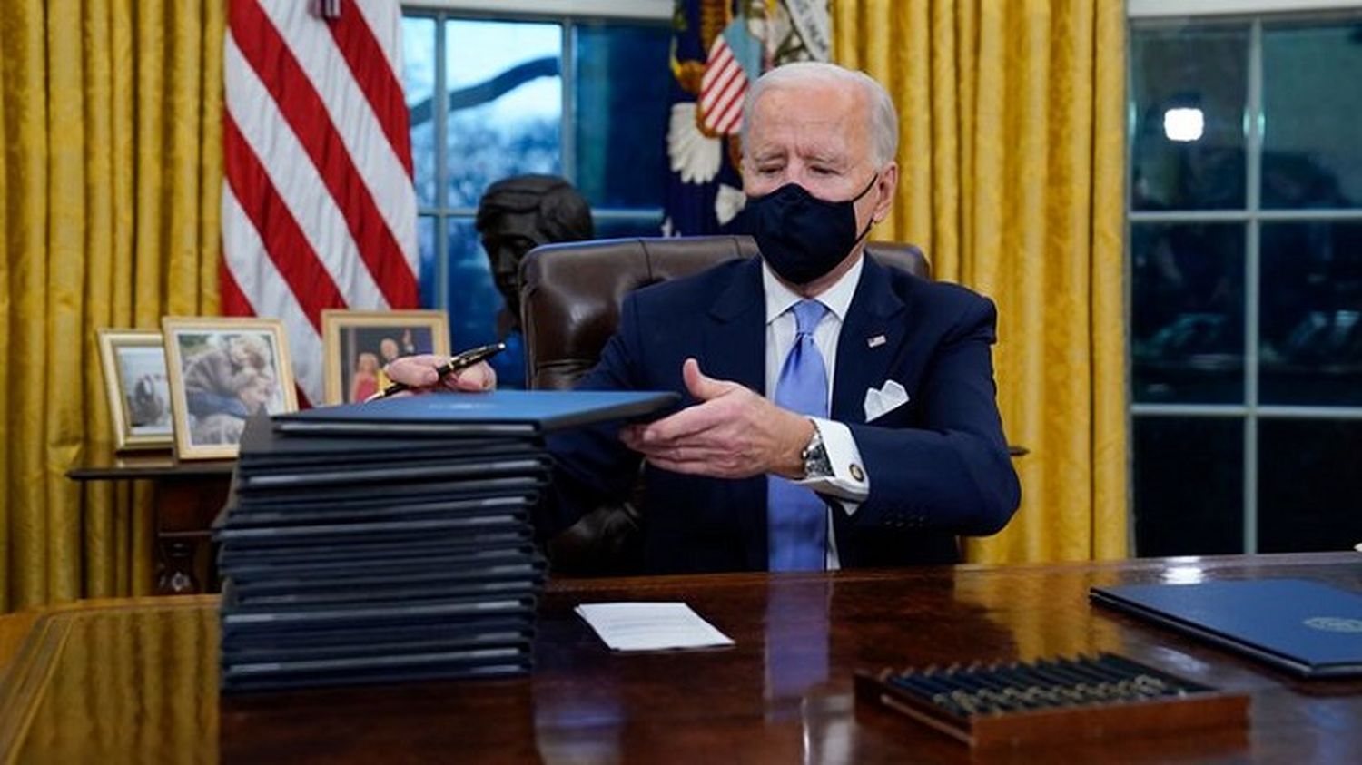 JOE BIDEN: un mes en el poder, con récord de decretos para «arreglar el desastre» de Trump