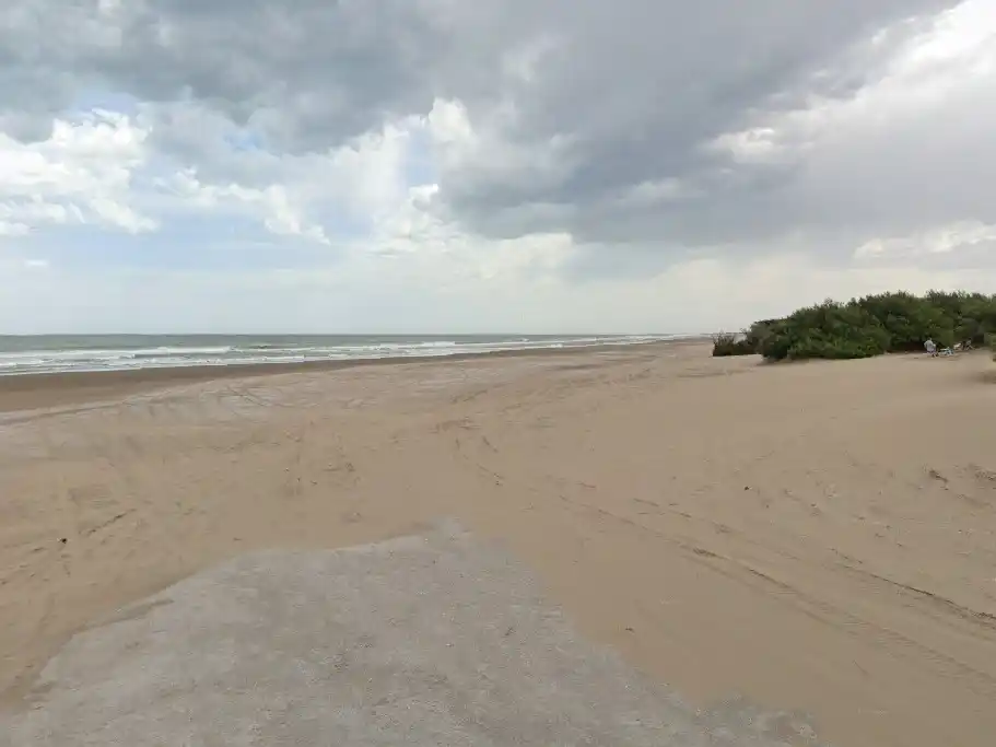 La imagen muestra la bajada vieja de Dunamar, en dirección a Reta. A unos 200 metros de éste punto, un gomón “pasó por arriba” a una joven de 21 años y le fracturó el cráneo y las manos