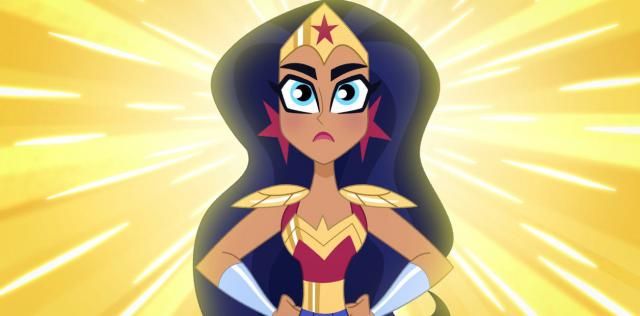 Superheroínas que combaten villanos y también enfrentan bullying
