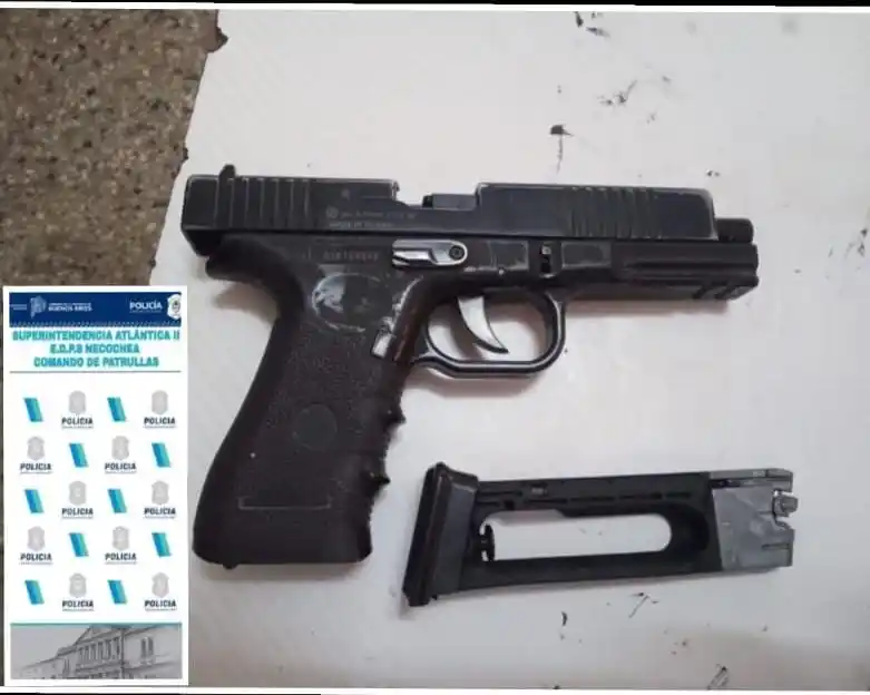 Un alumno llevó una pistola a un colegio de Necochea e intervino la Policía rápidamente