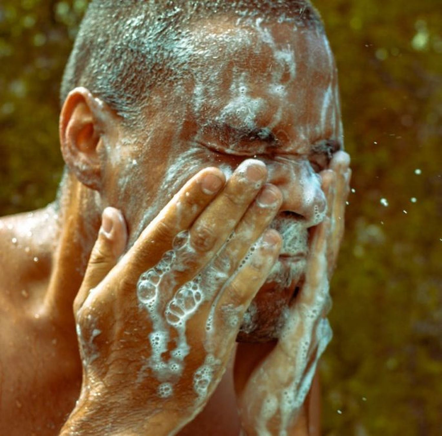 Ver Youtube bañándote
