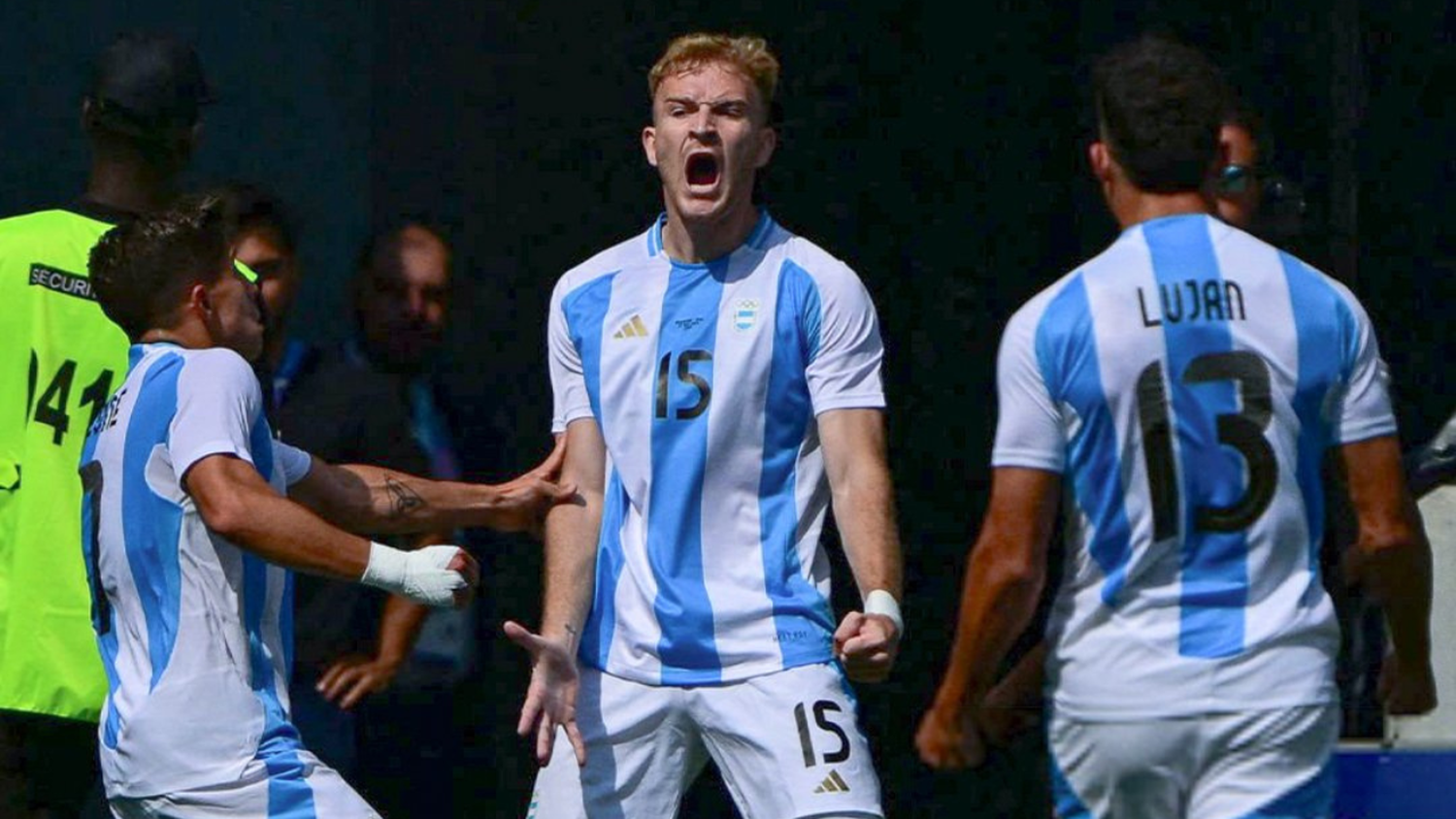 Lucho Gondou autor del segundo gol argentino a 2 minutos de haber ingresado.