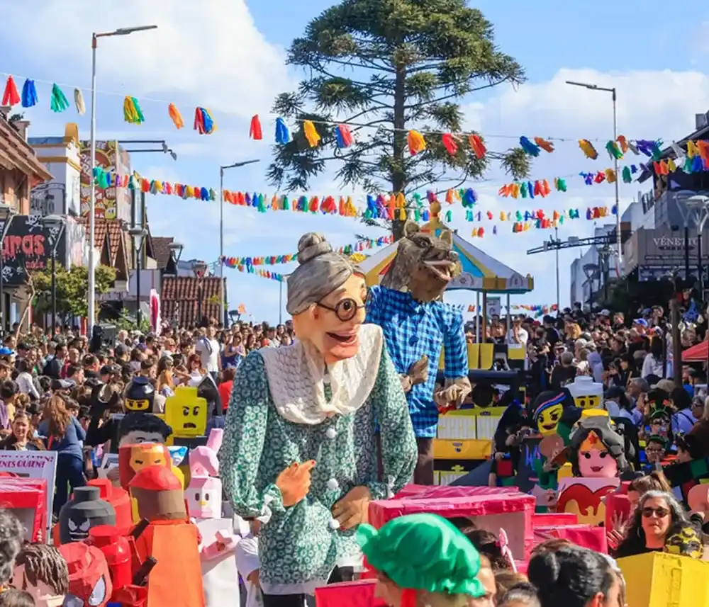 La Provincia: Fin de semana largo con paella, mate, torta frita, quesos, cerveza y corvina negra