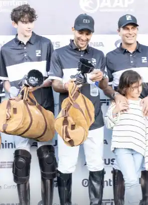 La pequeña, fruto de su relación con Paige Allardice, acompañó a su padre en una jornada llena de emociones/ Parati