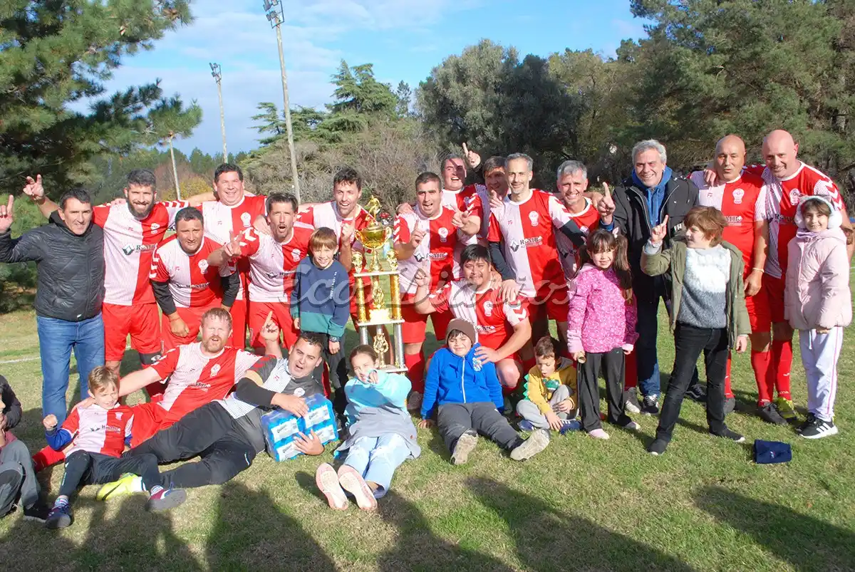 El Globito fue el campeón de la Copa de Veteranos +40