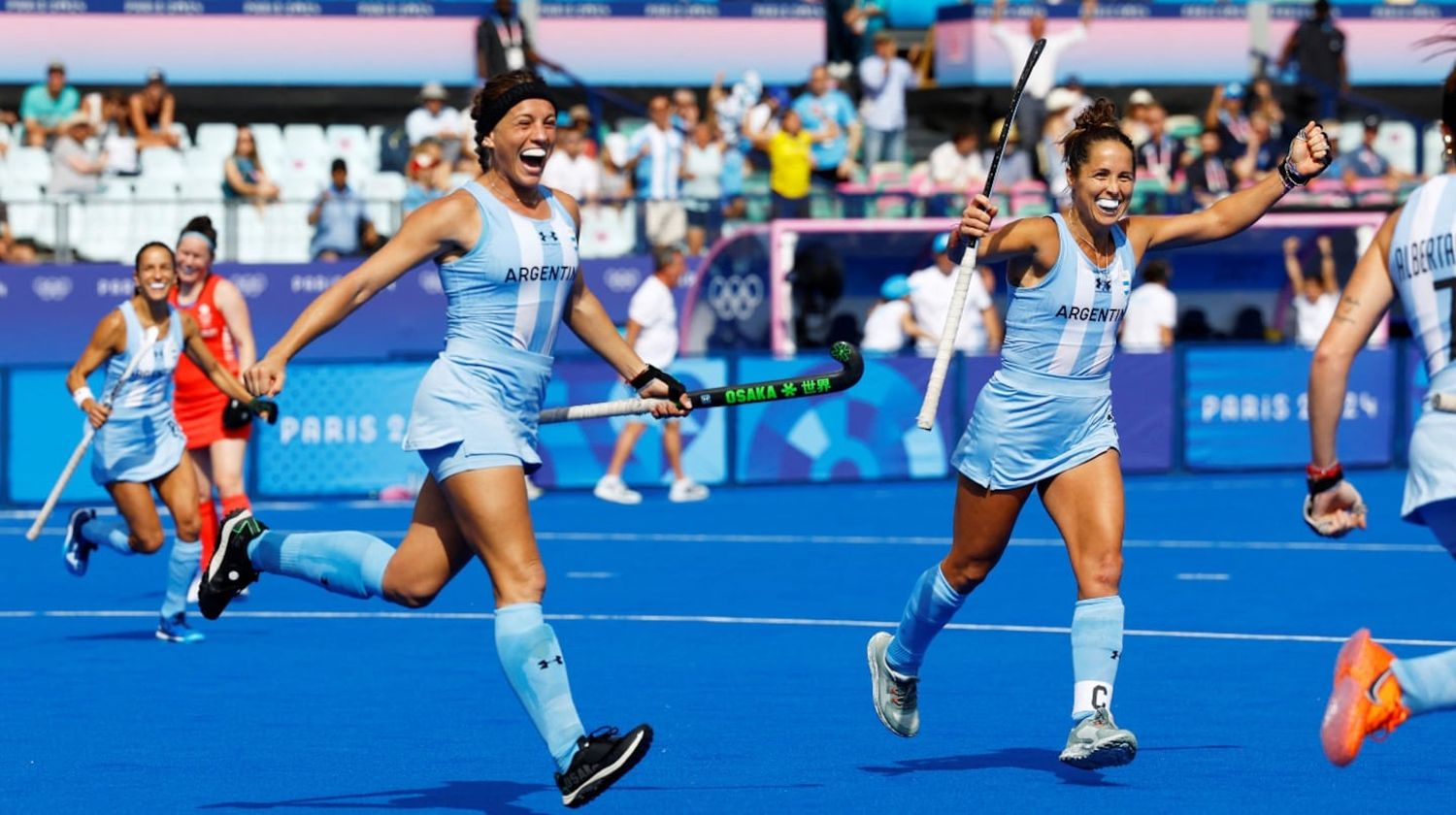 Las Leonas enfrentan a Holanda buscando el pase a la final.