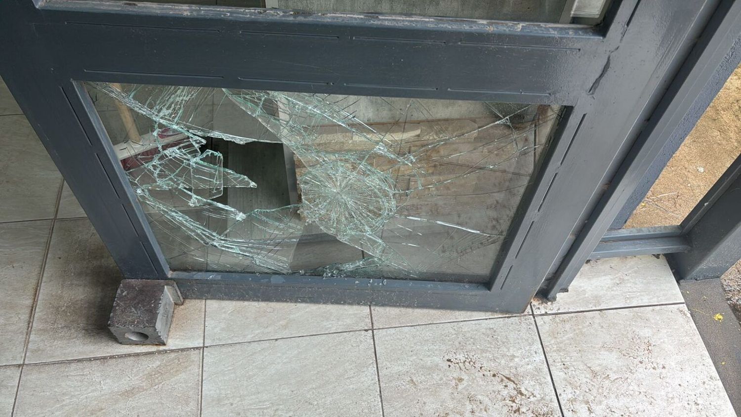 Intento de robo en un corralón sobre la Ruta 34: rompió un vidrio, se lastimó y huyó del lugar