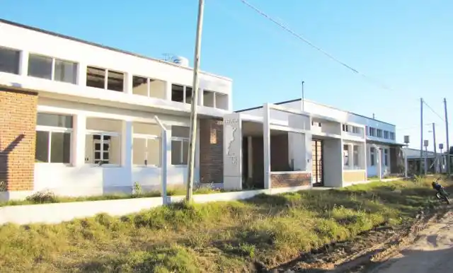 La Escuela Manauta sigue con problemas de inseguridad y en el agua potable
