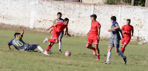 Ferro empató y ahora comparte la punta con Salto Grande y Sarmiento