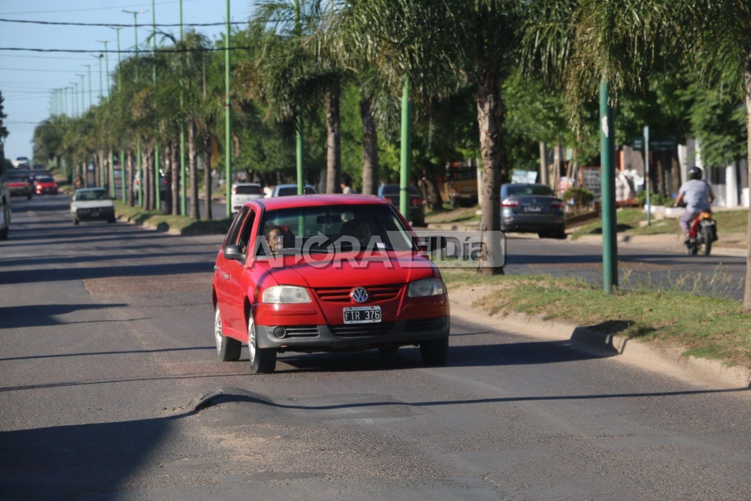 El boulevard Pedro Jurado es una pista de obstáculos con pozos, cráteres y asfalto levantado