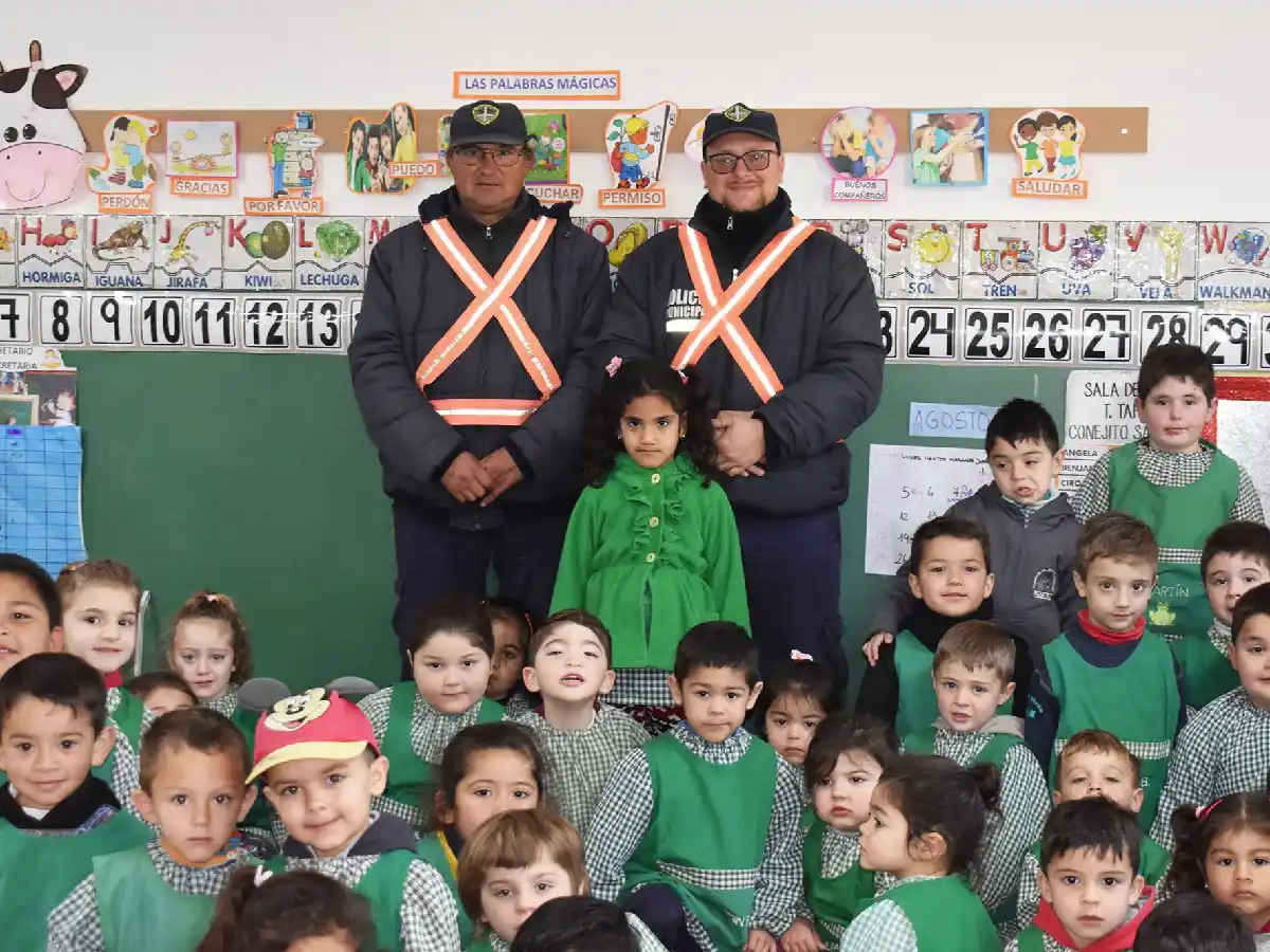  Educar es prevenir:  Tránsito va a las escuelas  en Devoto y Brinkmann