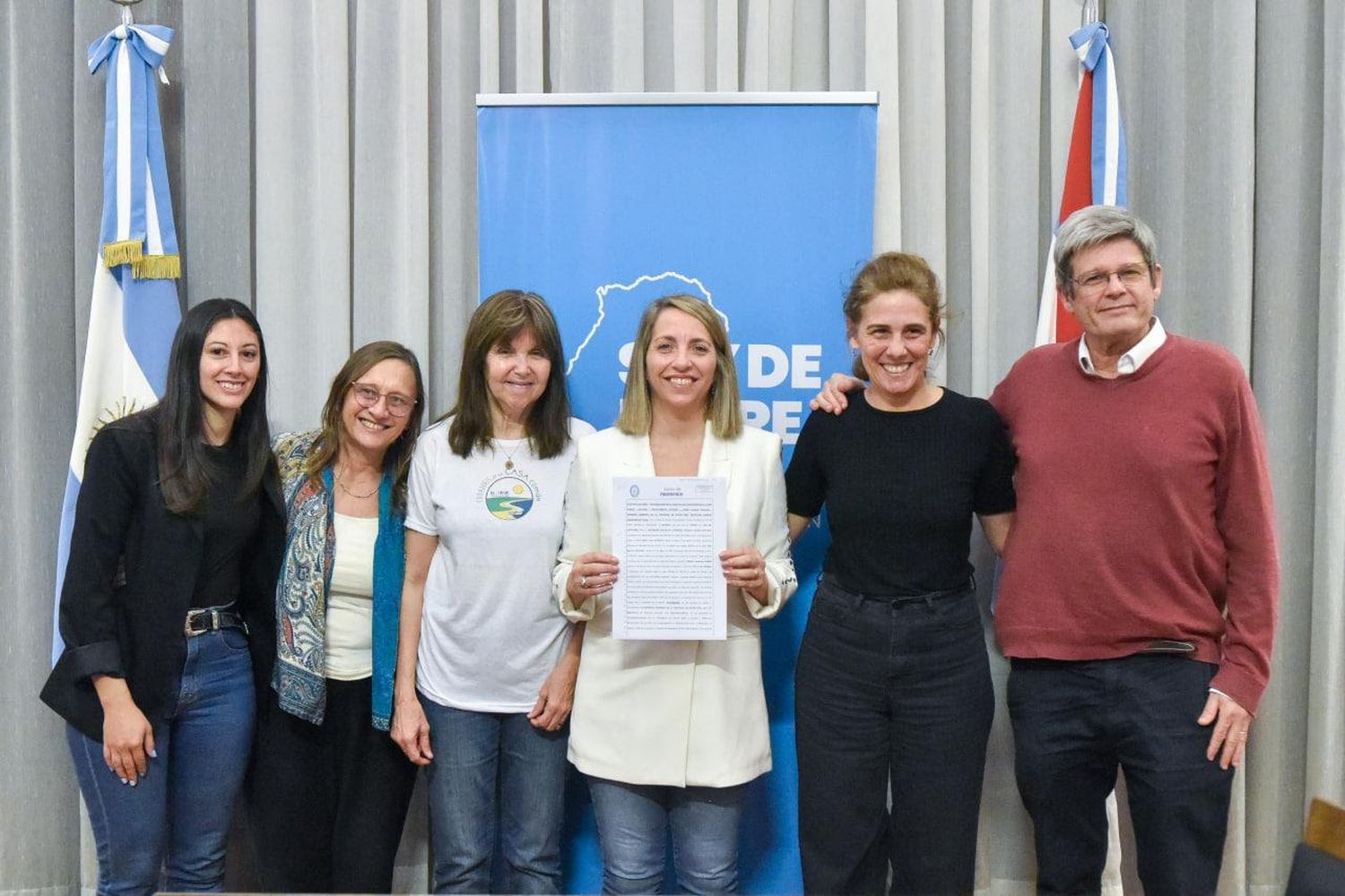 Se firmó el contrato para la construcción de la sede de Cuidadores de la Casa Común de Victoria