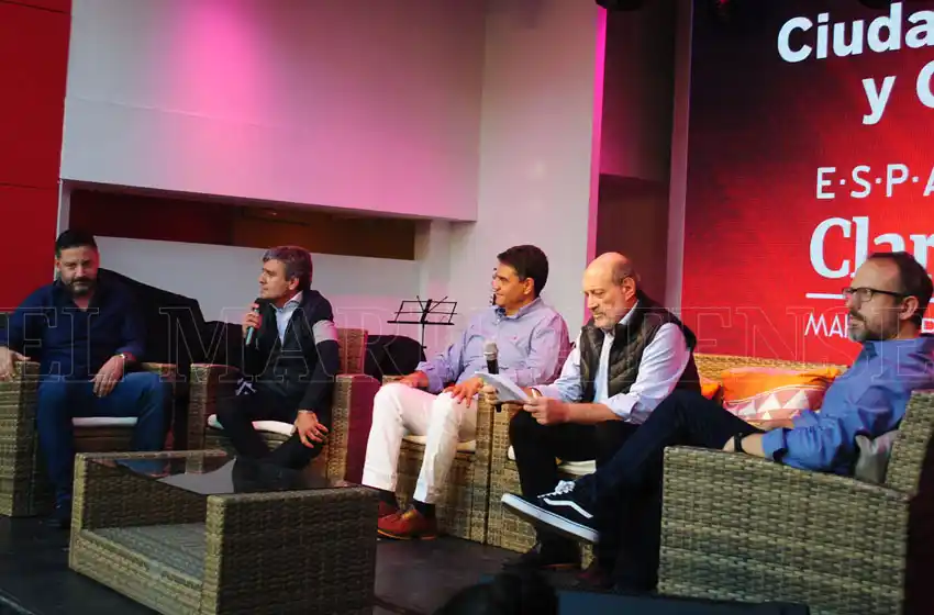 Intendentes analizaron el presente del Gobierno nacional y provincial