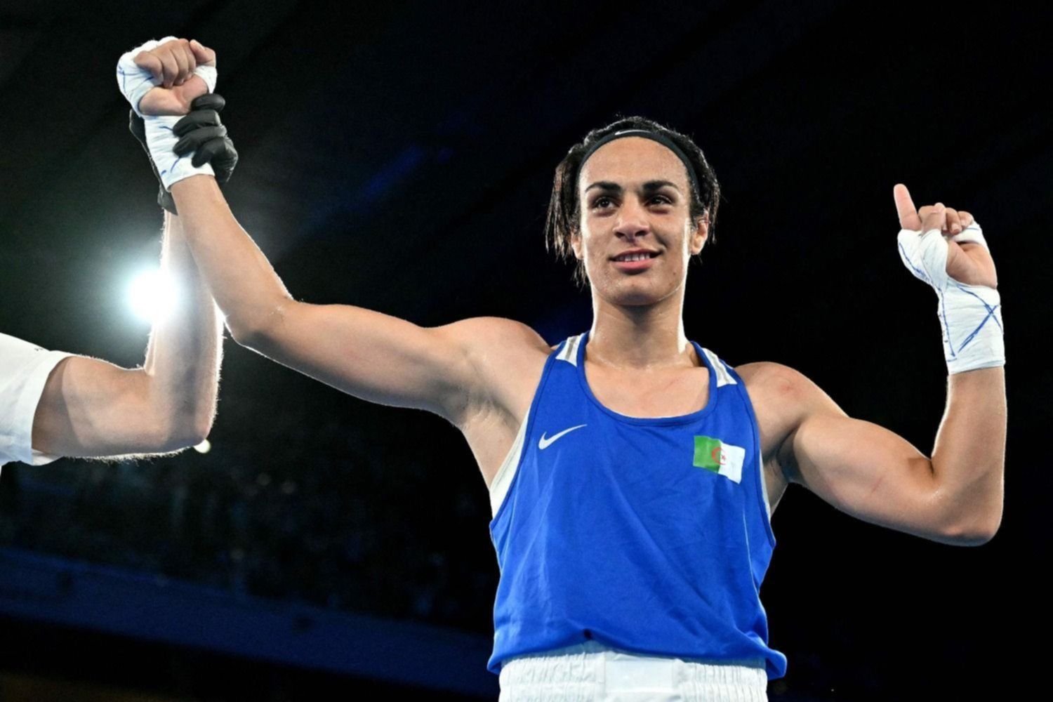 La boxeadora Imane Khelif muestra un sorprendente cambio de imagen tras ganar el oro en los Juegos Olímpicos