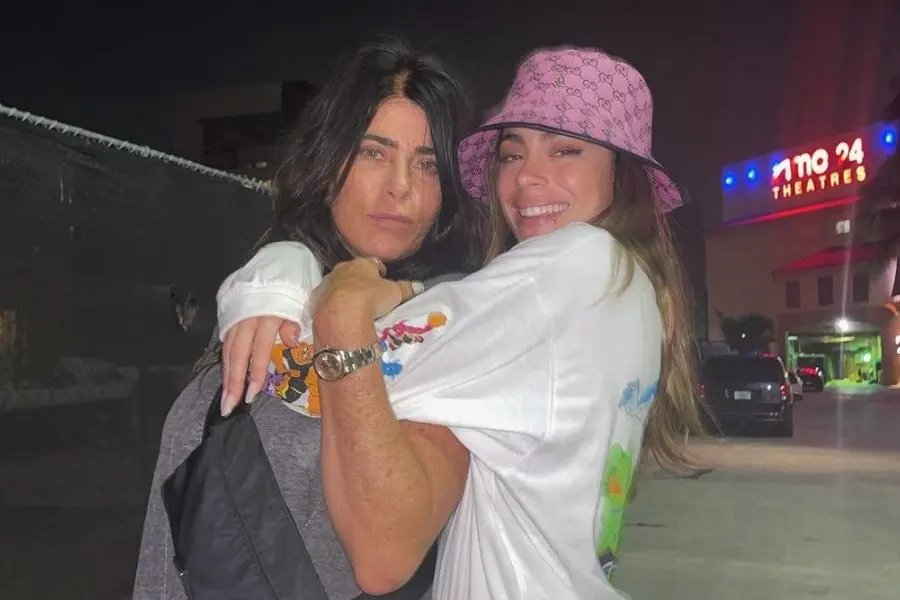 Acusaron a la mamá de Tini Stoessel de robar 95 mil dólares