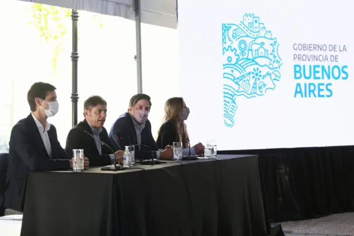 Kicillof participó de un acto con Trotta y reiteró que el sistema de Salud está “al borde del colapso”