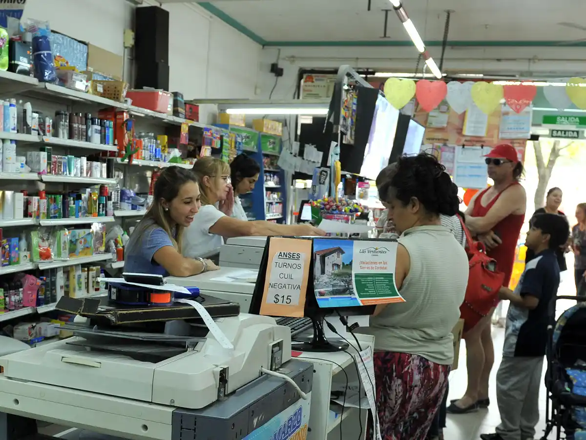 Aumentan cobertura de seguro para empleados de comercio