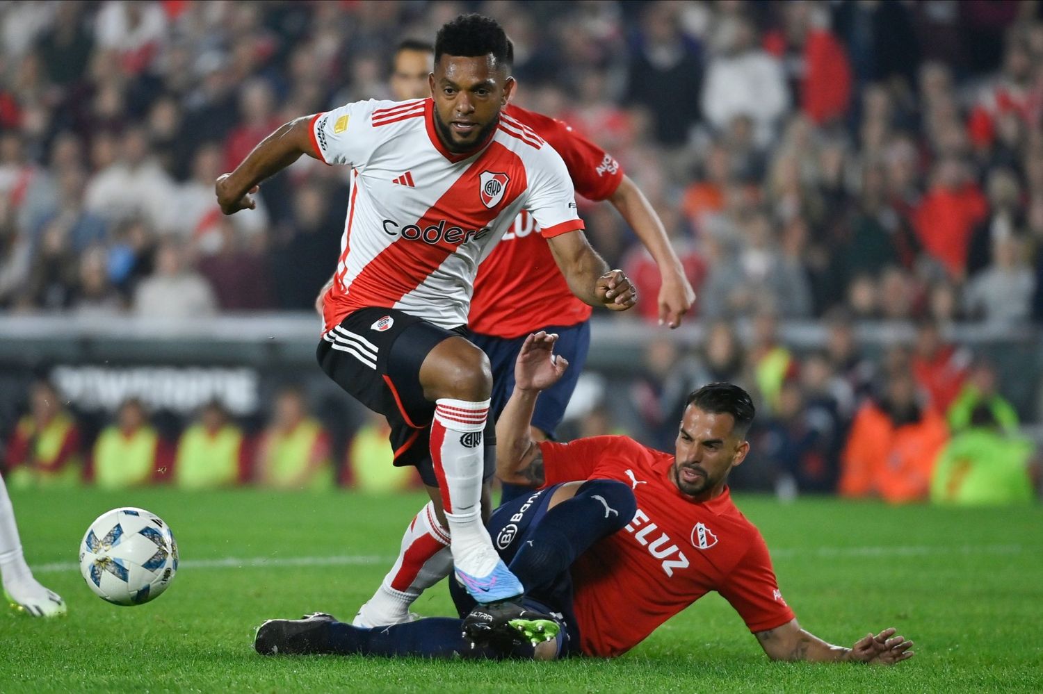 Miguel Borja hizo un doblete en la goleada de su equipo